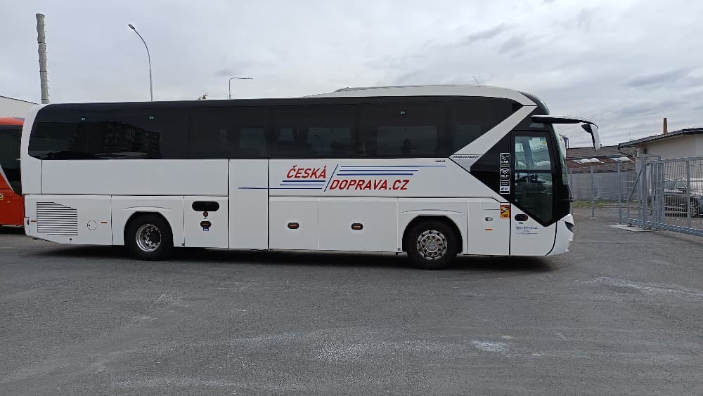 Autobus NEOPLAN TOURLINER
