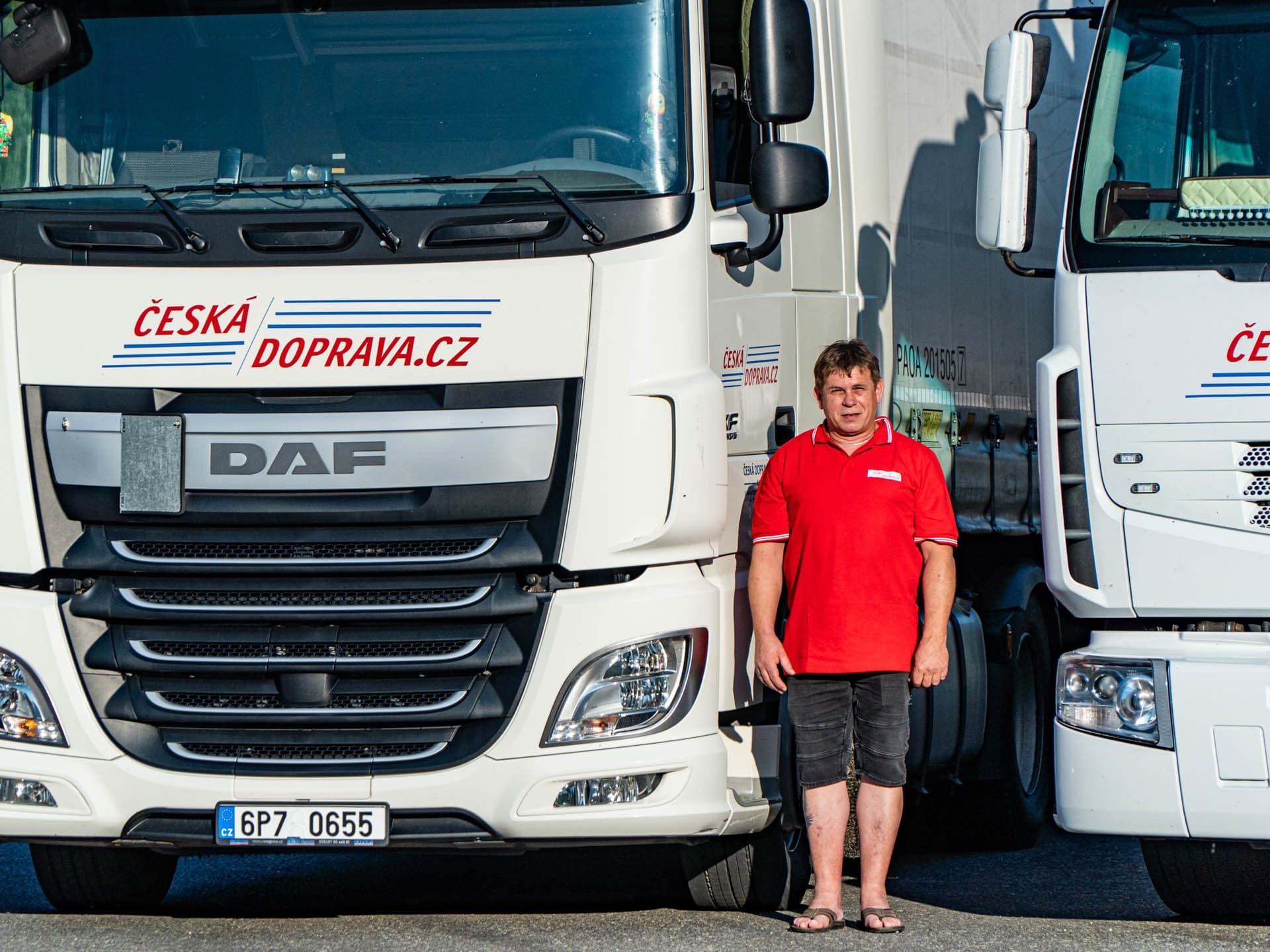 Nákladní vůz DAF XF + návěs SCHMITZ
