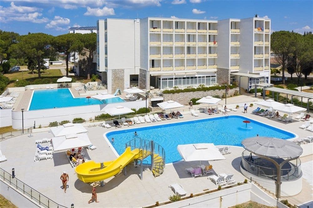 KEL2518 Biograd na Moru Hotel Adria***