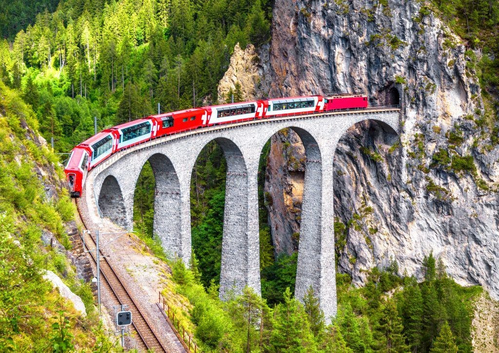 2368 BERNINA EXPRESS - Alpy panoramatickým vlakem - OBSAZENO