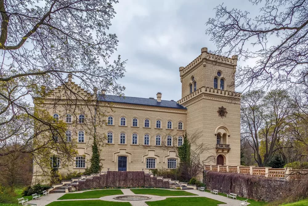 2663 Zámek Chyše a přírodní park Horní Střela