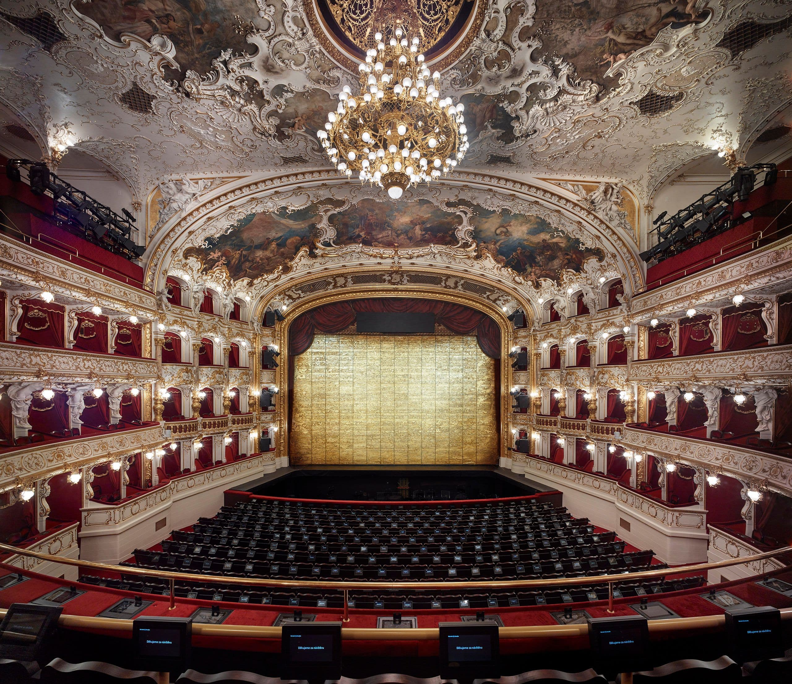 2608 Praha divadelní - exkurze v Národním divadle a Státní opeře